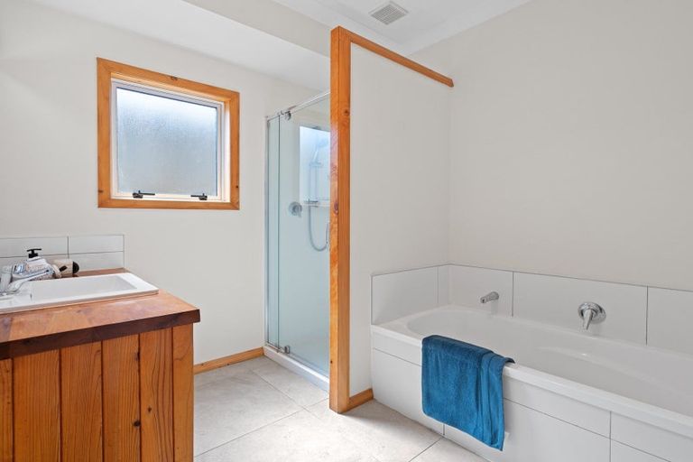 Photo of property in 32 Ballintoy Park Drive, Welcome Bay, Tauranga, 3175