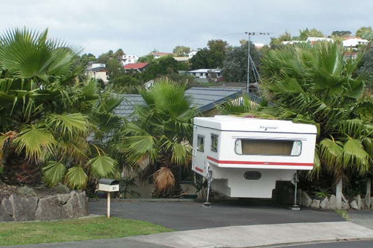 Photo of property in 21 Breenagh Place, Massey, Auckland, 0614