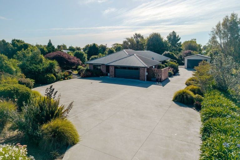 Photo of property in 17 Cemetery Road, Sanson, Palmerston North, 4479