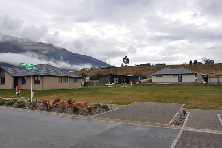 Photo of property in 35 Timsfield Drive, Lake Hawea, Wanaka, 9382