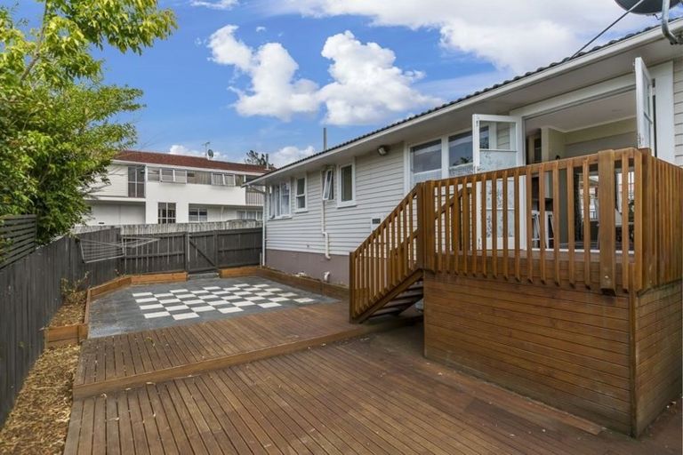 Photo of property in 1/65 Weldene Avenue, Glenfield, Auckland, 0629