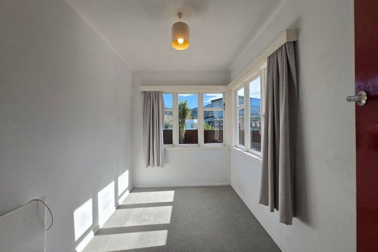 Photo of property in 2 Somme Road, Silverstream, Upper Hutt, 5019