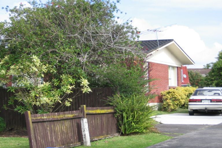Photo of property in 2/10 Ursula Place, Half Moon Bay, Auckland, 2012