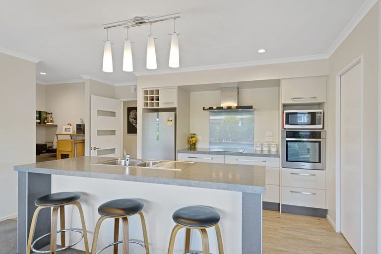 Photo of property in 8 Overton Place, Prebbleton, 7604