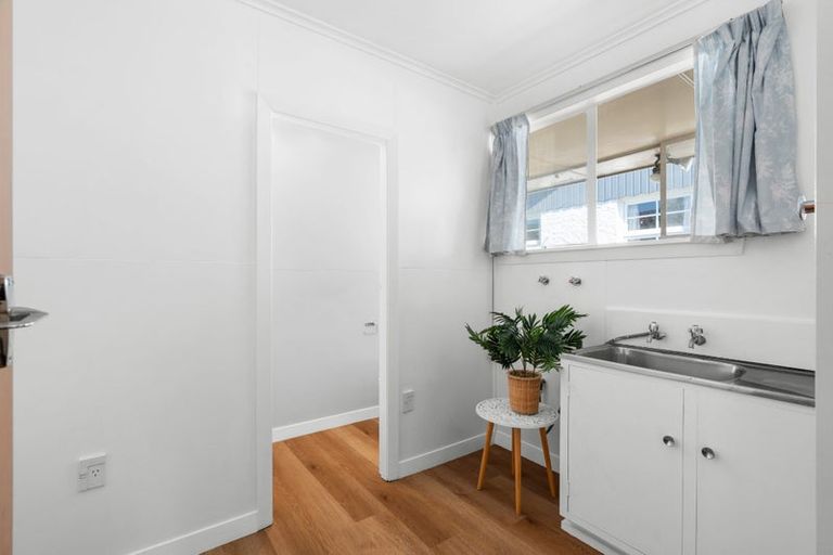 Photo of property in 2 Moorpark Place, Ilam, Christchurch, 8041