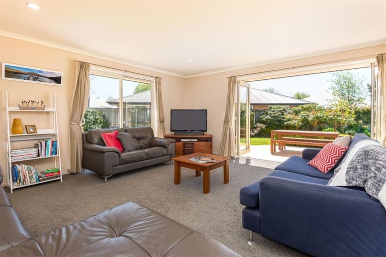 Photo of property in 7 Riverwood Boulevard, Redwood, Christchurch, 8051