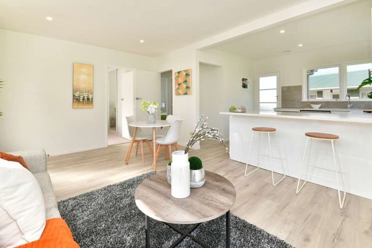 Photo of property in 2/5 Margaret Place, Milford, Auckland, 0620