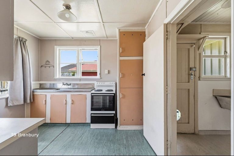 Photo of property in 39 Banbury Crescent, Fairfield, Hamilton, 3214