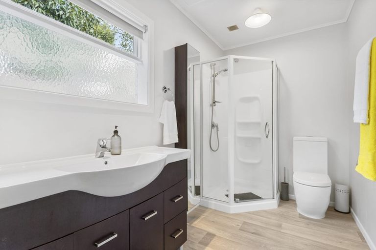 Photo of property in 673 West Coast Road, Oratia, Auckland, 0604