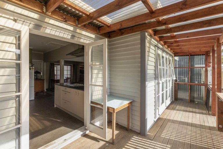 Photo of property in 30 Moores Valley Road, Wainuiomata, Lower Hutt, 5014