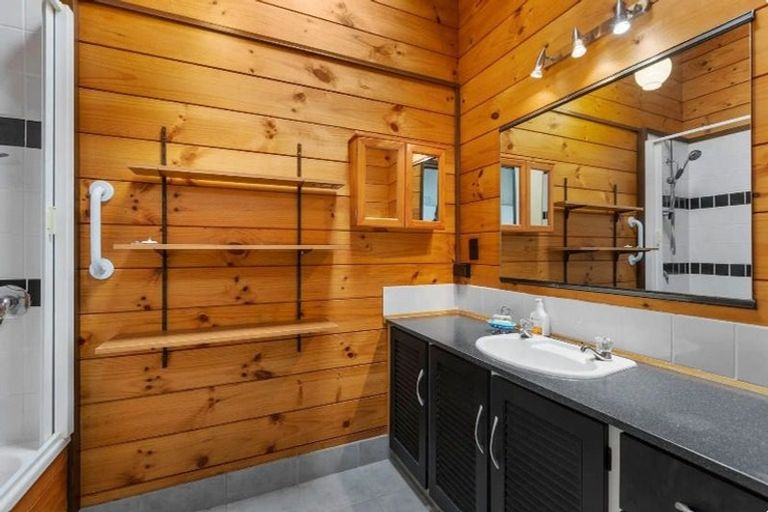 Photo of property in 19 Nikau Street, Inglewood, 4330