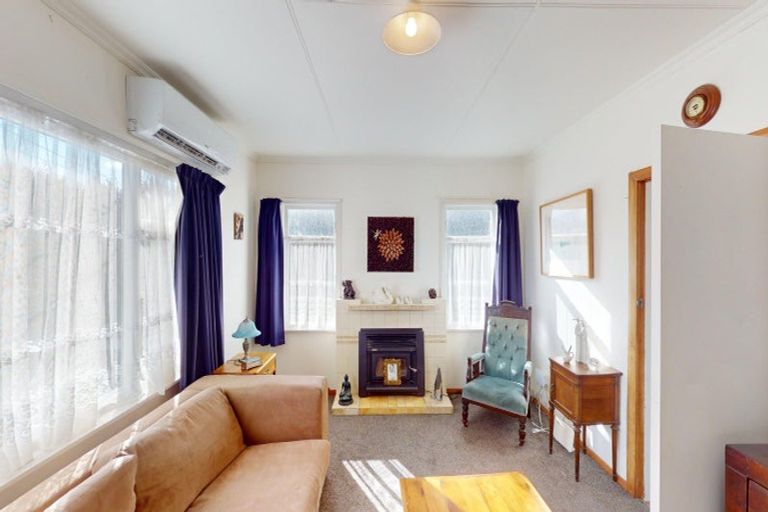 Photo of property in 14 Fairfield Road, Levin, 5510