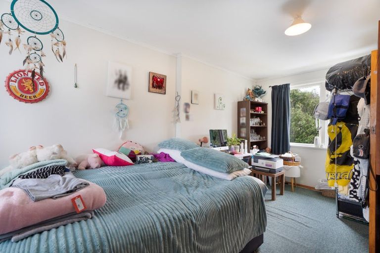 Photo of property in 24 Derby Place, Cannons Creek, Porirua, 5024