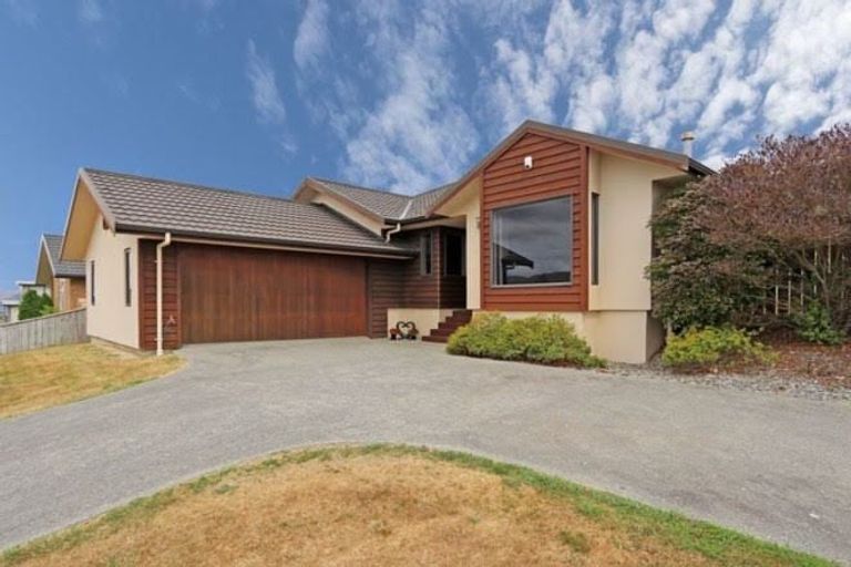 Photo of property in 54 Aotea Drive, Aotea, Porirua, 5024