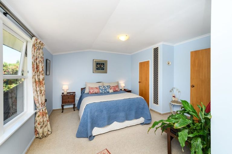 Photo of property in 26 Saint Albans Avenue, Hokowhitu, Palmerston North, 4410