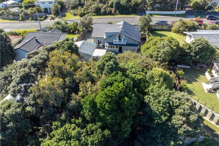 Photo of property in 35 Toi Street, Otaki Beach, Otaki, 5512
