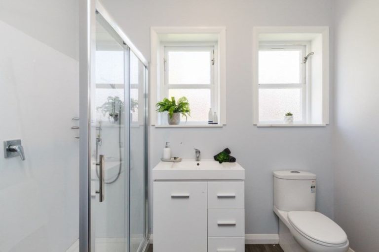 Photo of property in 10 Mansford Place, West End, Palmerston North, 4412