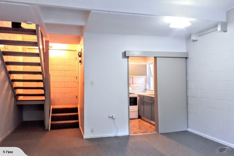 Photo of property in Sherwood Mews, 28u Bidwill Street, Mount Cook, Wellington, 6021