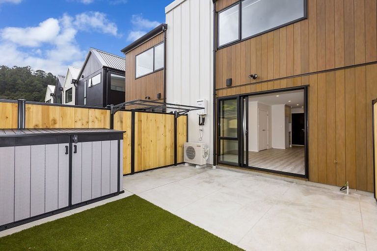 Photo of property in 38 Dahl Drive, Wallaceville, Upper Hutt, 5018