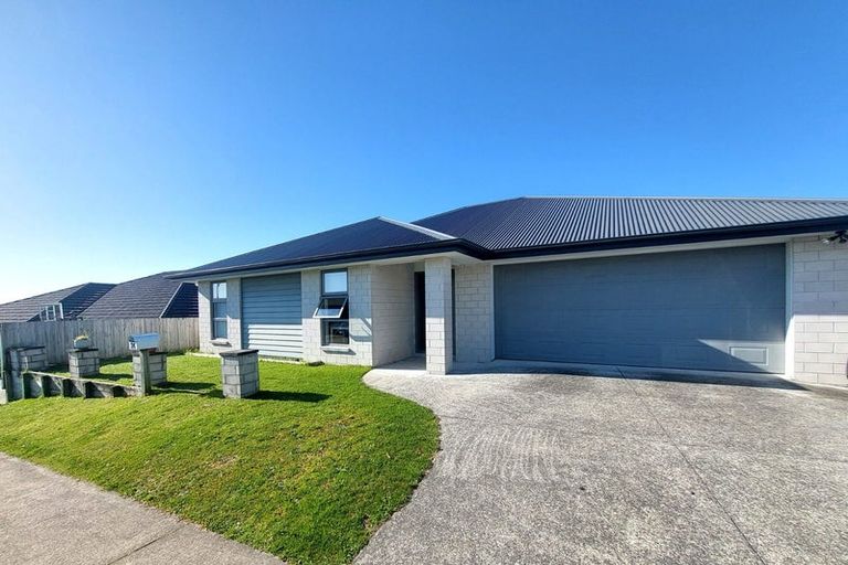 Photo of property in 24 Fairfax Crescent, Pyes Pa, Tauranga, 3112