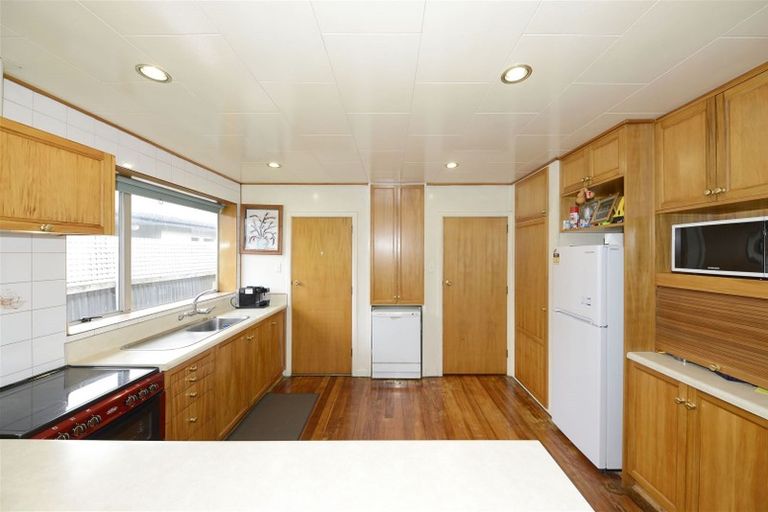 Photo of property in 32 Dunedin Street, Redwood, Christchurch, 8051