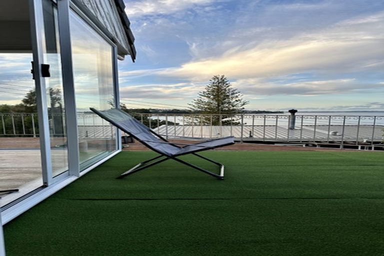 Photo of property in 1/45 Rothesay Bay Road, Rothesay Bay, Auckland, 0630