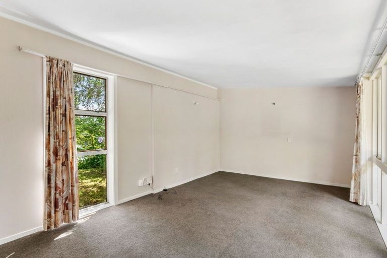 Photo of property in 19 Wyndham Road, Pinehaven, Upper Hutt, 5019