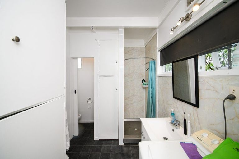 Photo of property in 6a Westhaven Grove, Takaro, Palmerston North, 4412