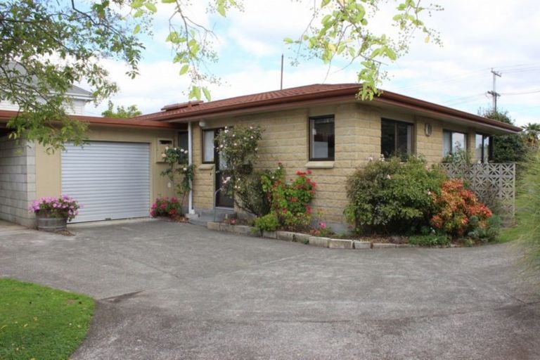 Photo of property in 18 Victoria Avenue, Dannevirke, 4930