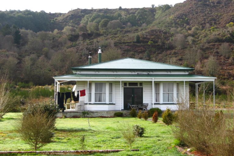 Photo of property in 5 Bridge Street, Reefton, 7830