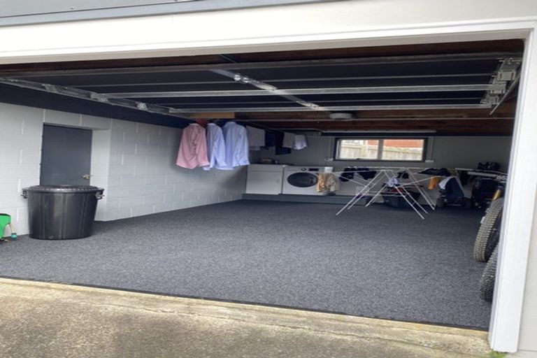 Photo of property in 2/97 Moore Street, Hillcrest, Auckland, 0627