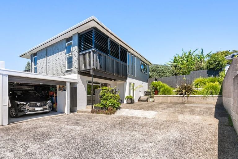 Photo of property in 2/52 Maxwelton Drive, Mairangi Bay, Auckland, 0630