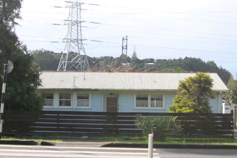 Photo of property in 254 Triangle Road, Massey, Auckland, 0614