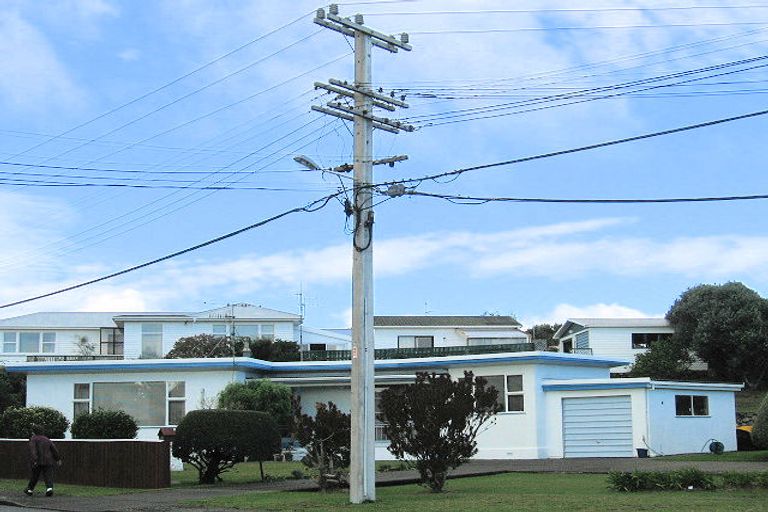 Photo of property in 22 Eatwell Avenue, Paraparaumu Beach, Paraparaumu, 5032