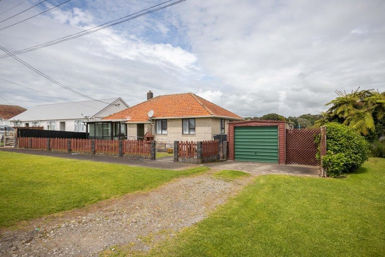 Photo of property in 10 Carey Street, Waitara, 4320