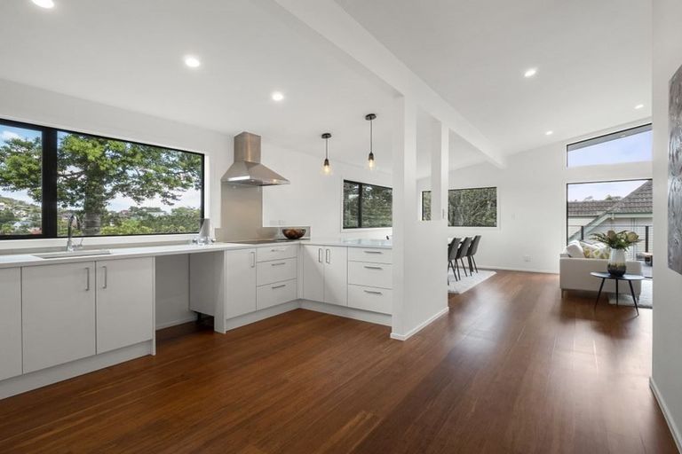 Photo of property in 18 Heaton Grove, Chatswood, Auckland, 0626