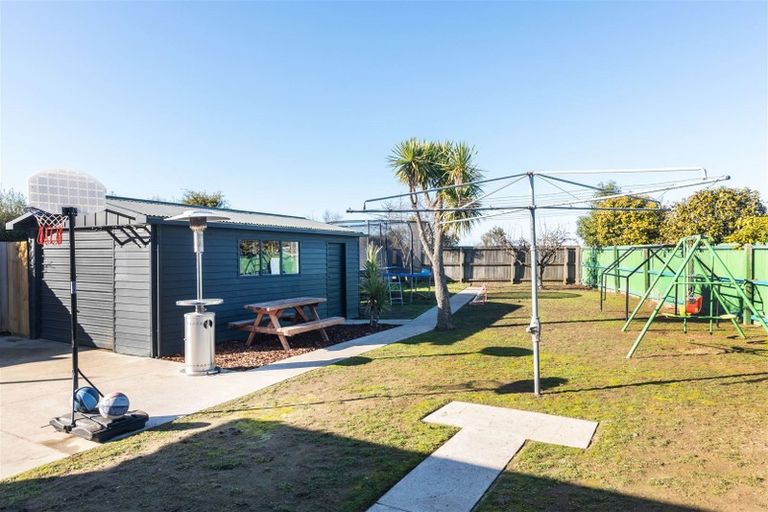 Photo of property in 19 Vivian Street, Burwood, Christchurch, 8083
