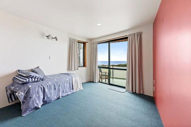 Photo of property in 166 The Esplanade, Houghton Bay, Wellington, 6023