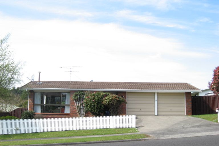 Photo of property in 80 Heta Road, Highlands Park, New Plymouth, 4312