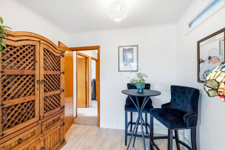 Photo of property in 2/2 Lomax Place, Islington, Christchurch, 8042