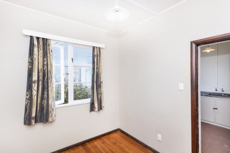 Photo of property in 6 De Lautour Road, Kaiti, Gisborne, 4010