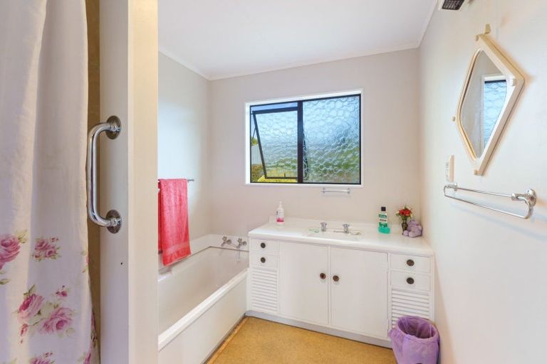 Photo of property in 33 Mountainview Terrace, Otaki Beach, Otaki, 5512