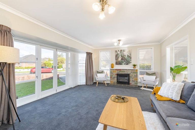Photo of property in 15 Ruru Crescent, Heretaunga, Upper Hutt, 5018
