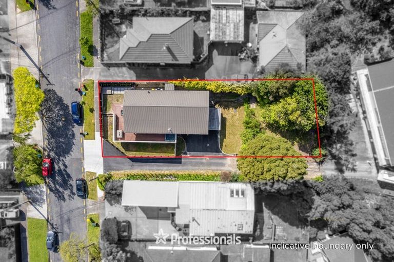 Photo of property in 215 Whites Line East, Waiwhetu, Lower Hutt, 5010