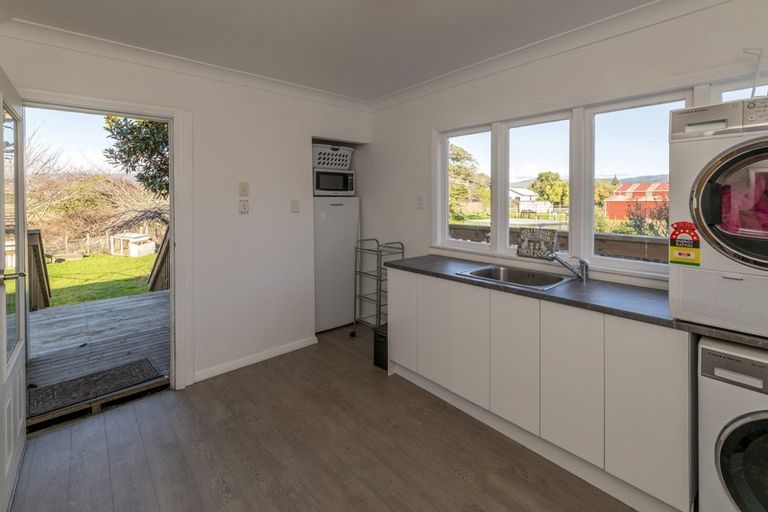 Photo of property in 98 Rangiuru Road, Otaki Beach, Otaki, 5512