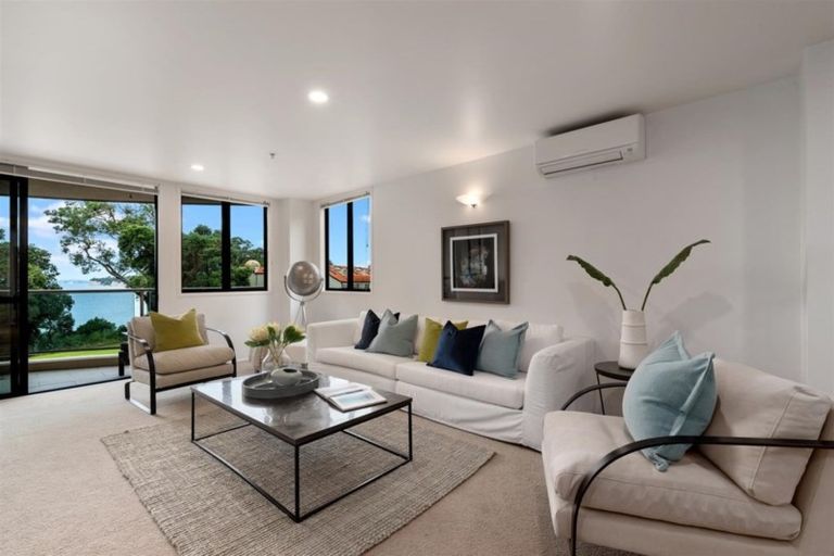 Photo of property in 2d/5 The Promenade, Takapuna, Auckland, 0622