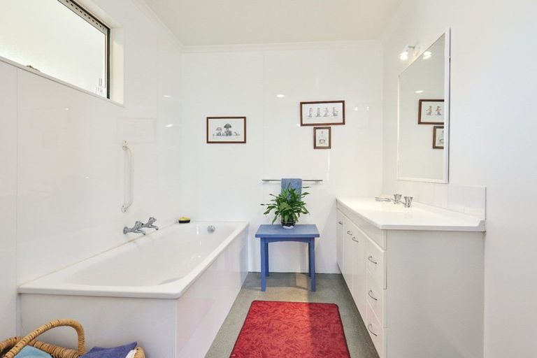 Photo of property in 12 Battys Road, Springlands, Blenheim, 7201