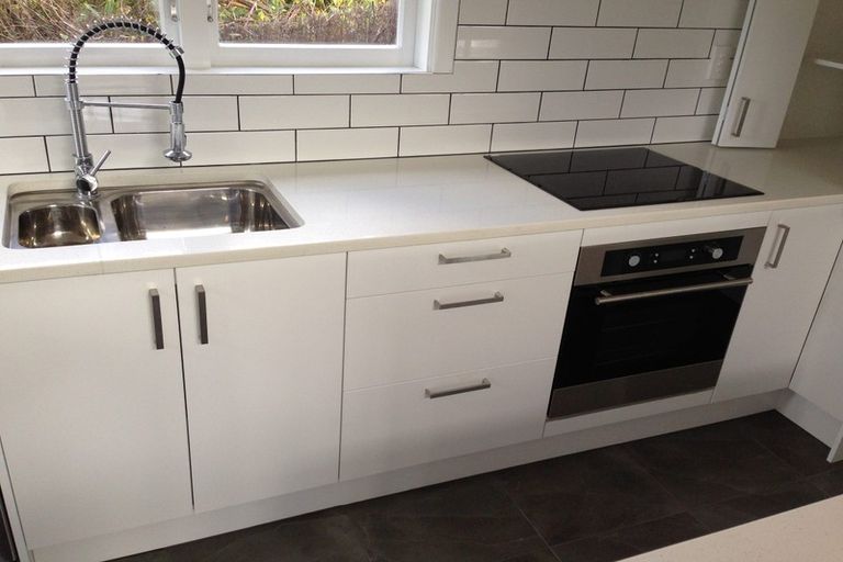 Photo of property in 1/10 Mahara Avenue, Birkenhead, Auckland, 0626