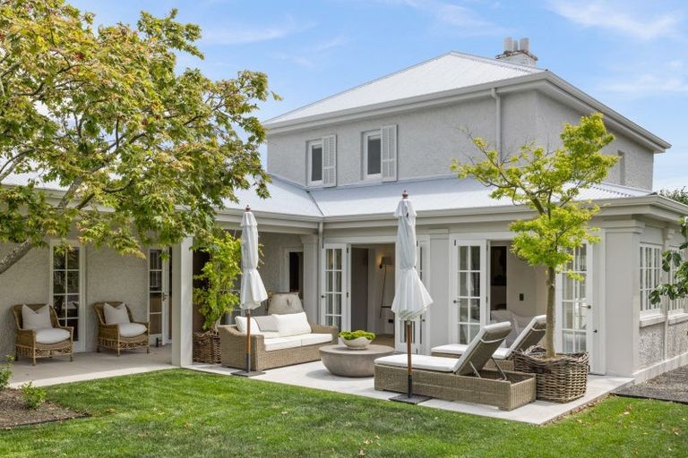 Photo of property in 98 Te Mata Road, Havelock North, 4130