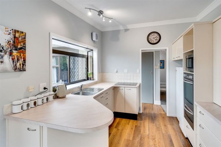 Photo of property in 22 Moorhouse Street, Taradale, Napier, 4112